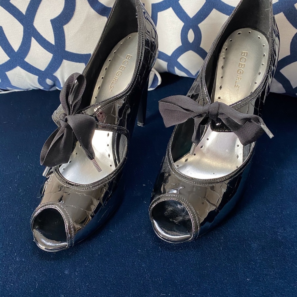❣️BCBGirls Heels❣️ - Picture 5 of 5